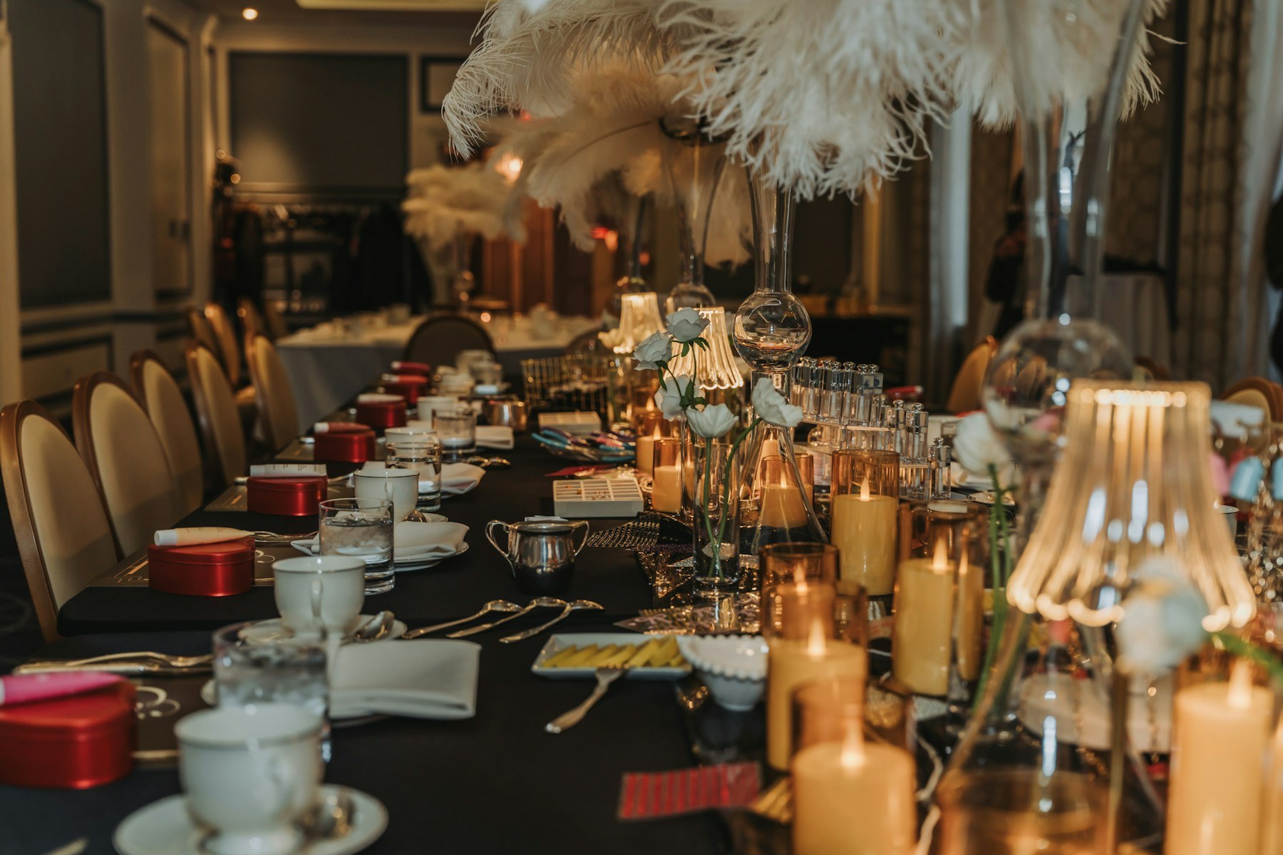 Table dressée pour un dîner privé